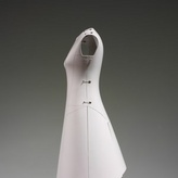 <p><span><strong>"Vestido control remoto"</strong> primavera-verano 2000 (edición 2005). Confeccionado con</span><span> fibra de vidrio y tul <span>de nylon color rosa.</span></span></p>